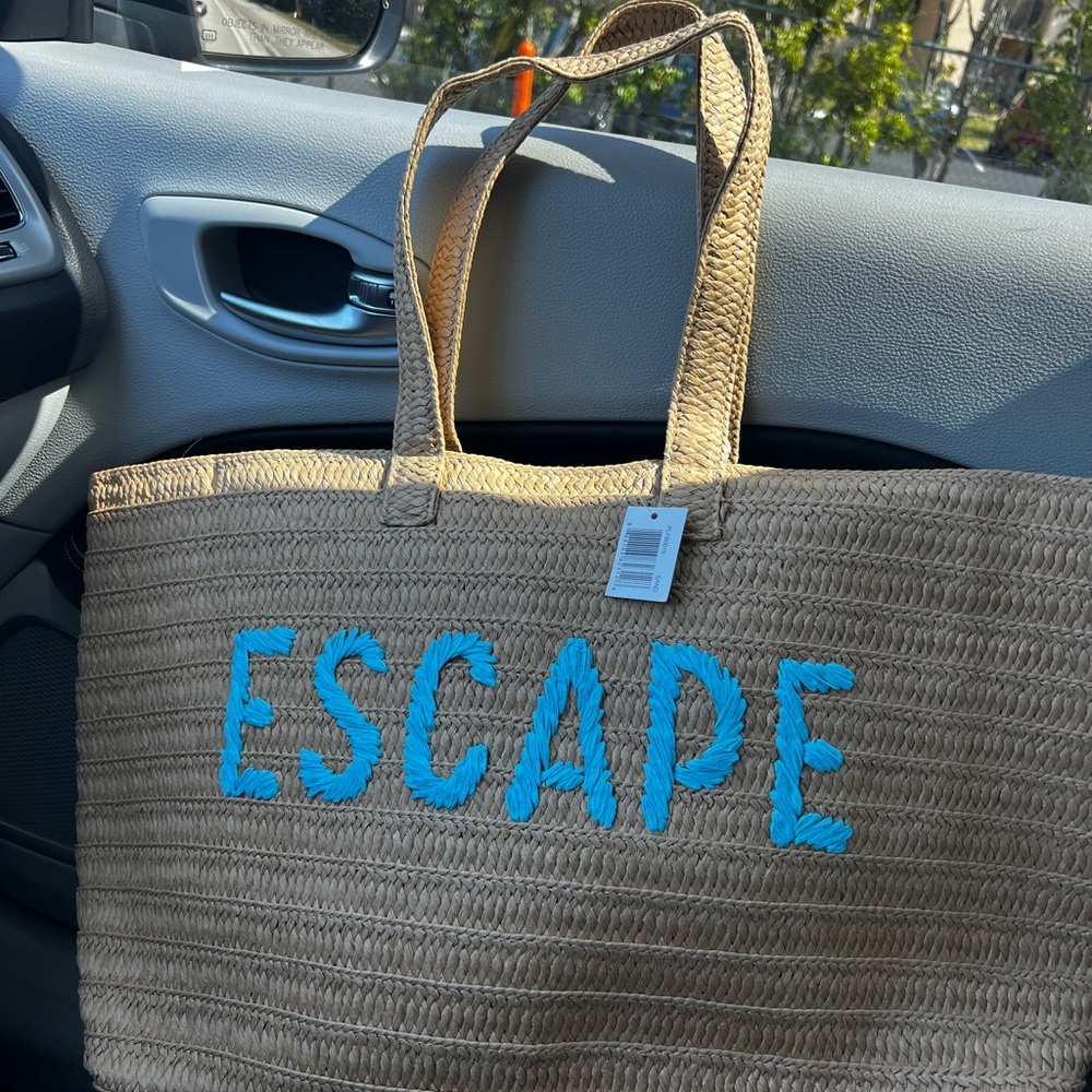Brand new beach bag escape